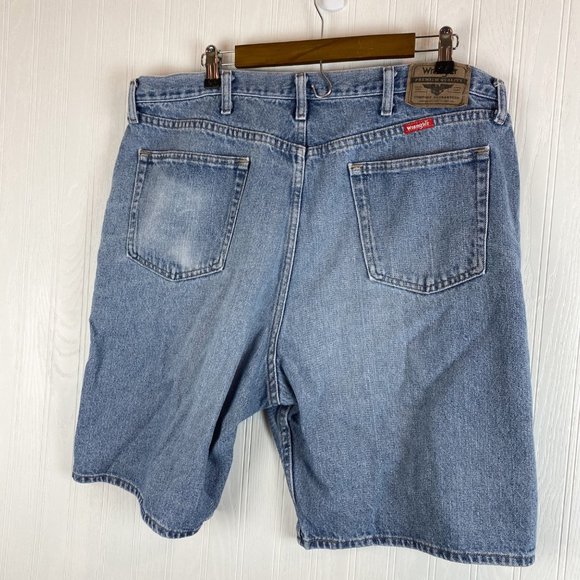 Wrangler jean shorts size 40 Reg Relaxed - Picture 7 of 7